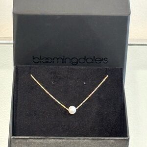 NWT Bloomingdale's Gold Necklace with Pearl